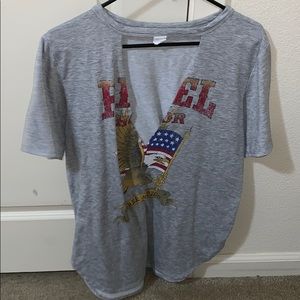 Deep cut out shirt 🌻